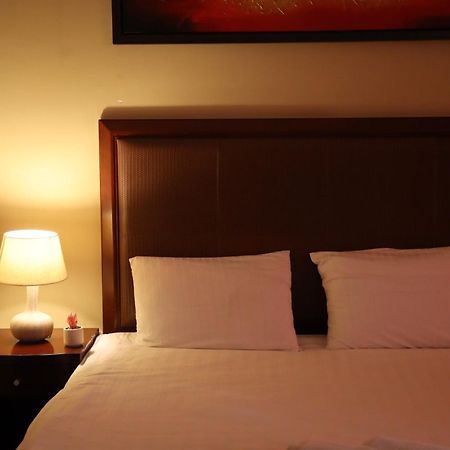 Boutique Hotel Igmas, Prishtina พริสตีนา ภายนอก รูปภาพ