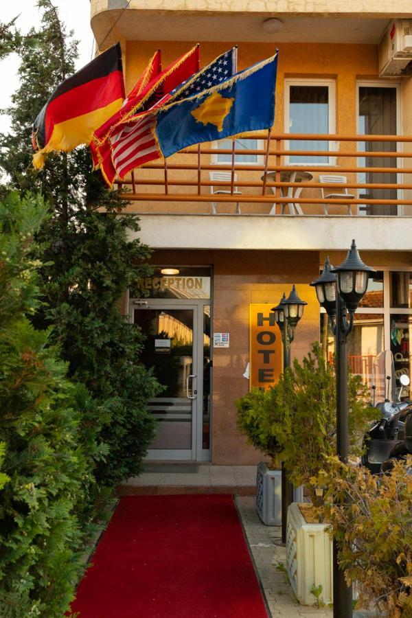 Boutique Hotel Igmas, Prishtina พริสตีนา ภายนอก รูปภาพ