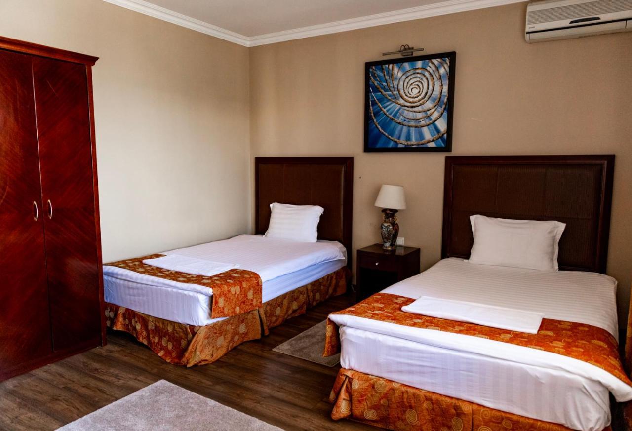 Boutique Hotel Igmas, Prishtina พริสตีนา ภายนอก รูปภาพ