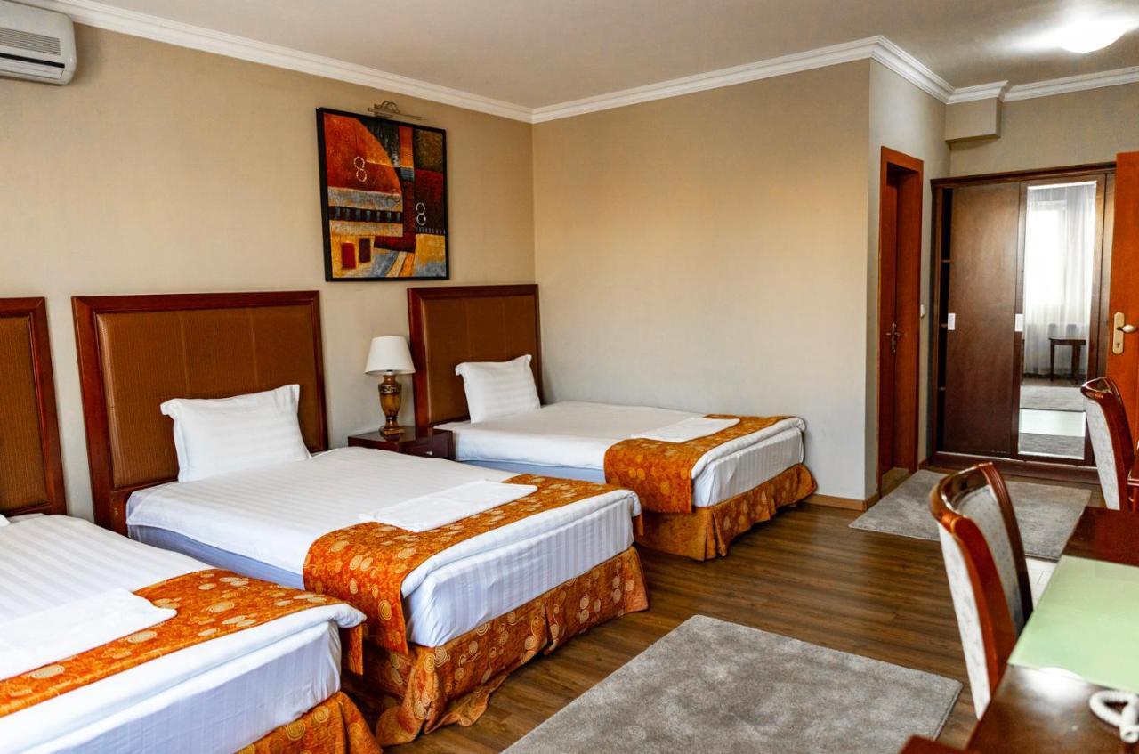 Boutique Hotel Igmas, Prishtina พริสตีนา ภายนอก รูปภาพ