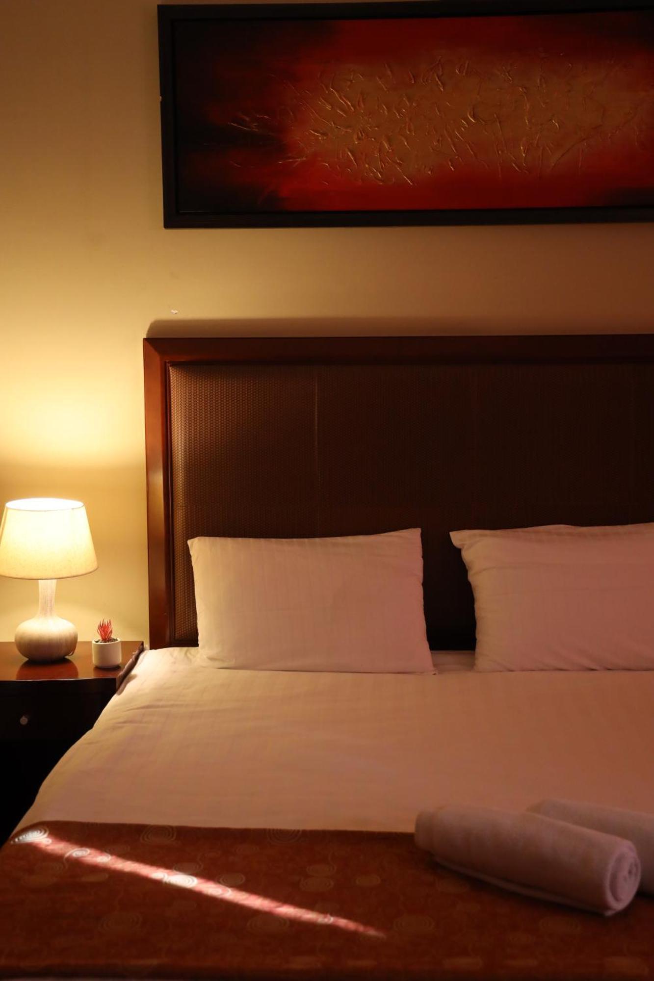 Boutique Hotel Igmas, Prishtina พริสตีนา ภายนอก รูปภาพ